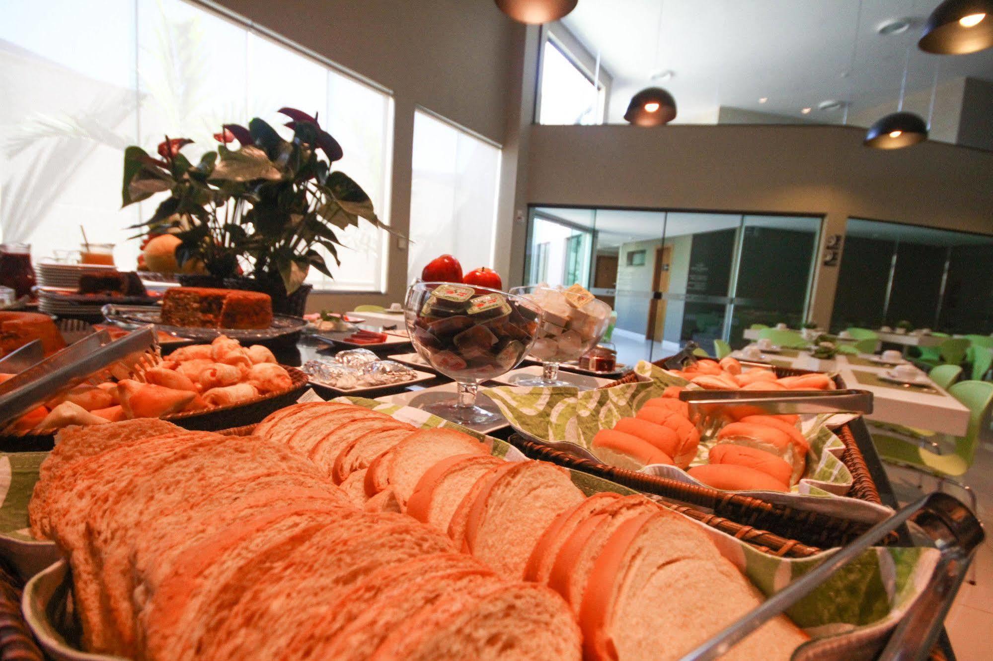 Gales Park Hotel Dourados Εξωτερικό φωτογραφία
