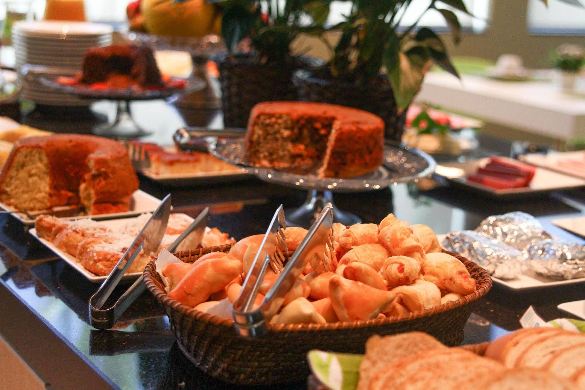 Gales Park Hotel Dourados Εξωτερικό φωτογραφία